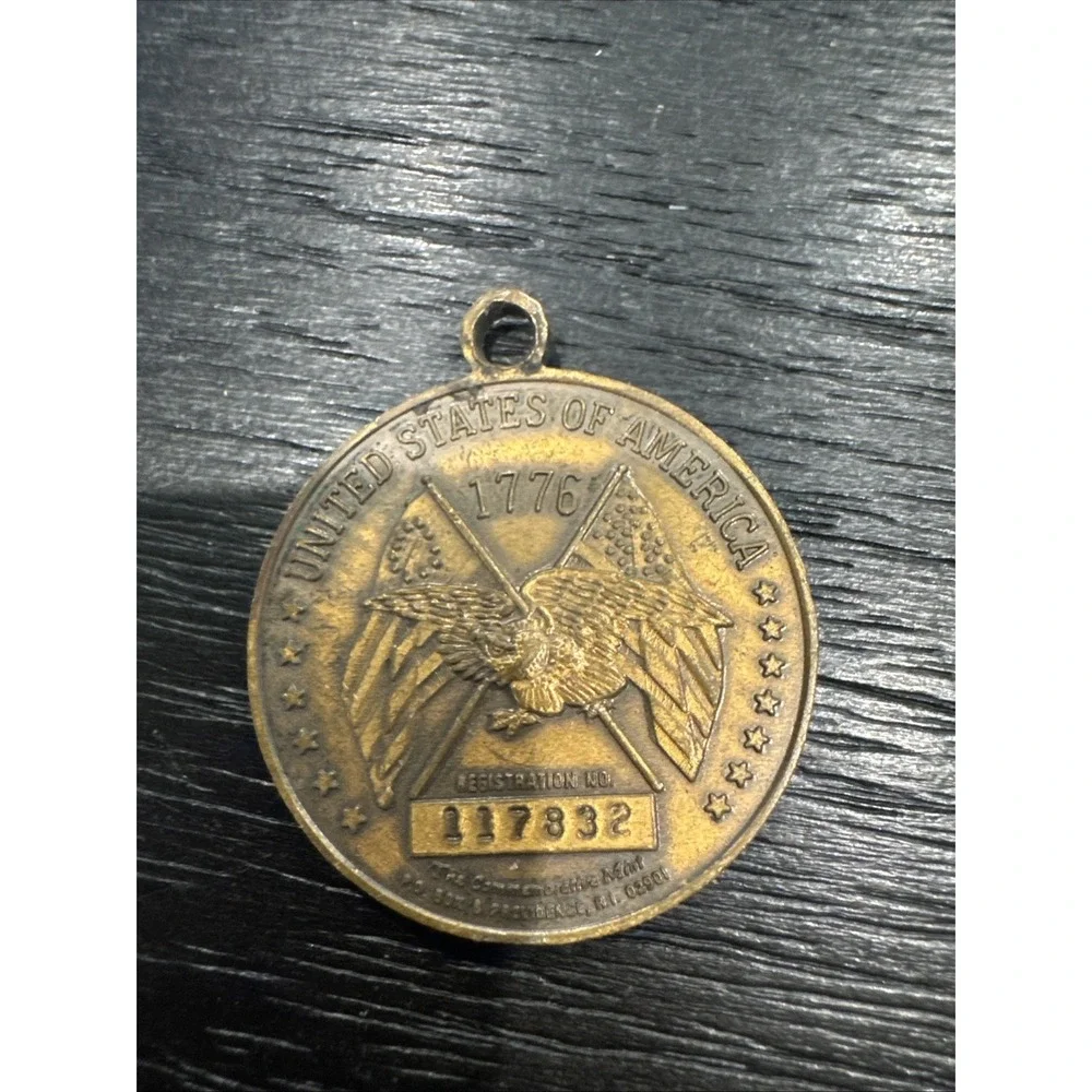 US Liberty Bell GMAC 1776–1976 Bicentennial Bronze Medal Token Pendant Vintage‎